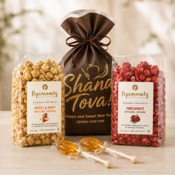 Rosh Hashanah Deluxe Gift Bag with 12oz Apples & Honey and Pomegranate popcorn and two honey spoons